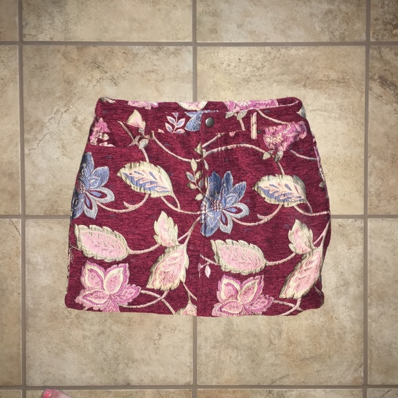 NWOT skirt! - Picture 3 of 4